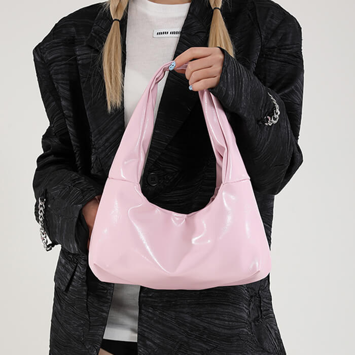 Gossip Goes Around Bow Shoulder Bag